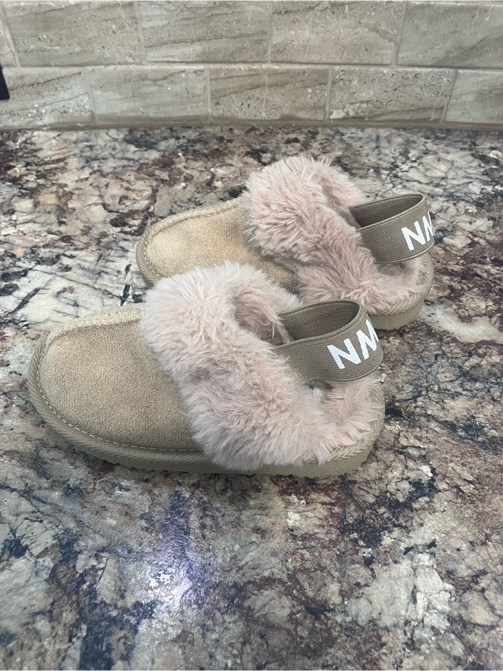 Nicole Miller Girls Faux Fur Slide Sandals - Light Pink & Tan